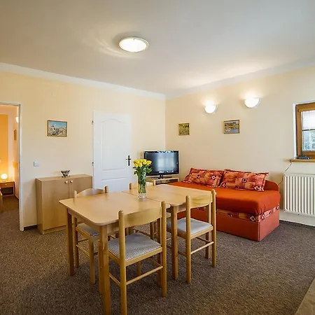 בית הארחה Jana 3*