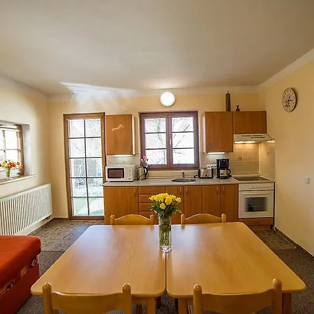 בית הארחה Jana