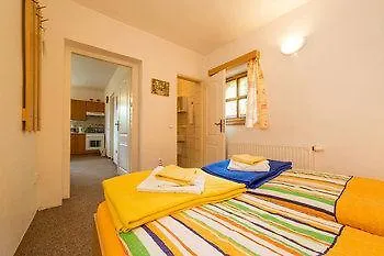 Jana בית הארחה 3*