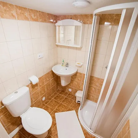 בית הארחה Jana 3*